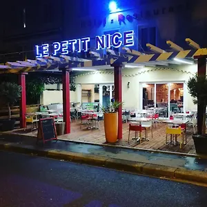 O Petit 3* Neuville-sur-Saône